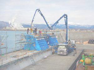 白老港西外防波堤建設工事